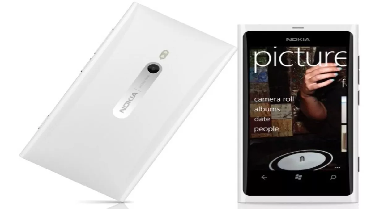 Funky white Lumia 800 lands with Vodafone