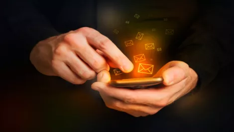 Kiwis embrace smartphones during 2012
