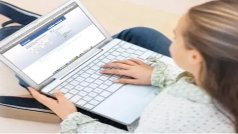 Facebook over shoulder1