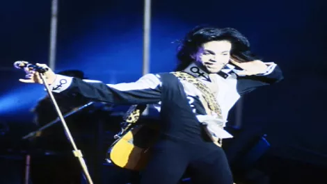 Popstar Prince rejects the internet (like it's 1999)