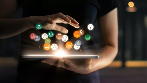 Domino's launches iPhone pizza app