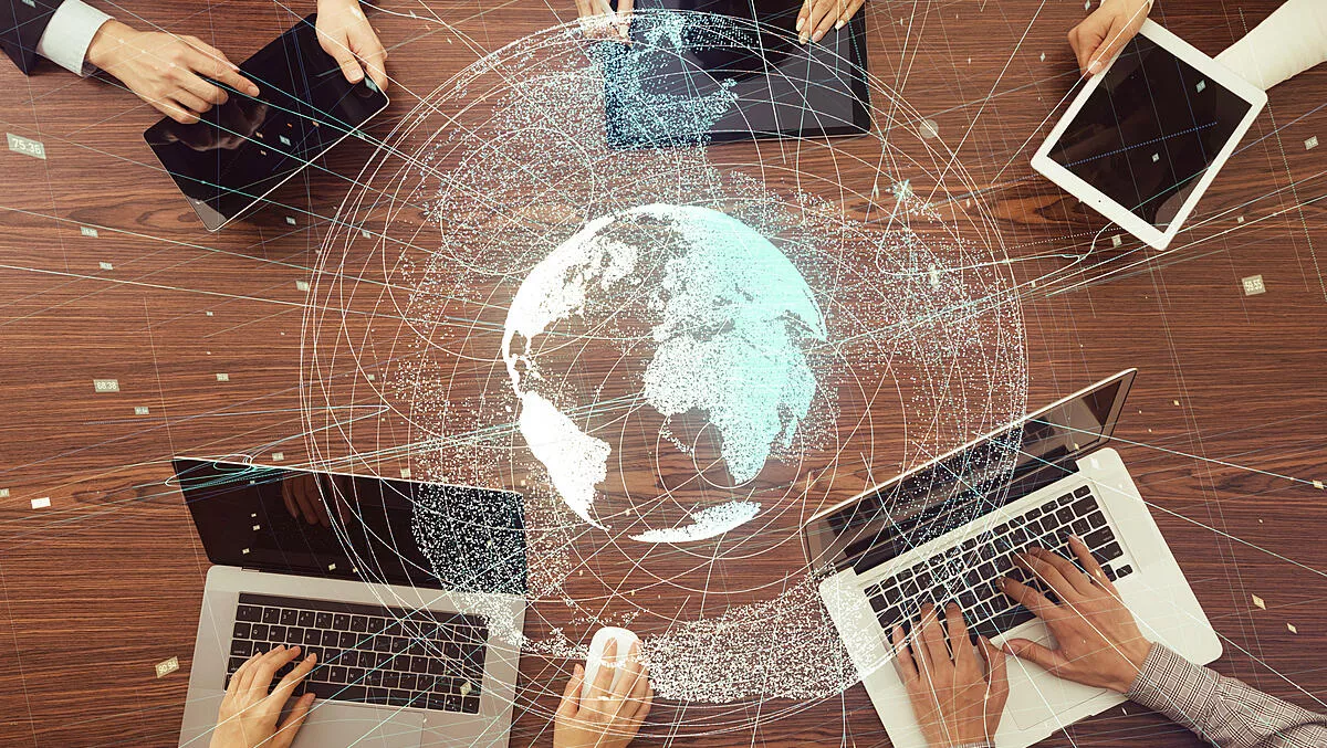 Global device shipments creep up, driven by 5G mobiles